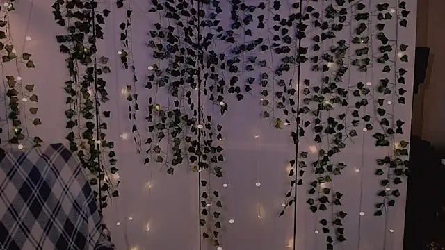 Snapshot of risha_laas chatting on 10.24.25 risha laas online show from 10.24.25