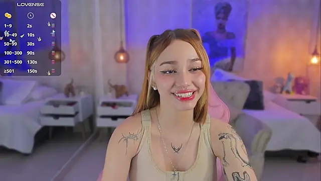 Snapshot of LITTLE-VIVI chatting on 02.10.25 LITTLE-VIVI online show from 02.10.25