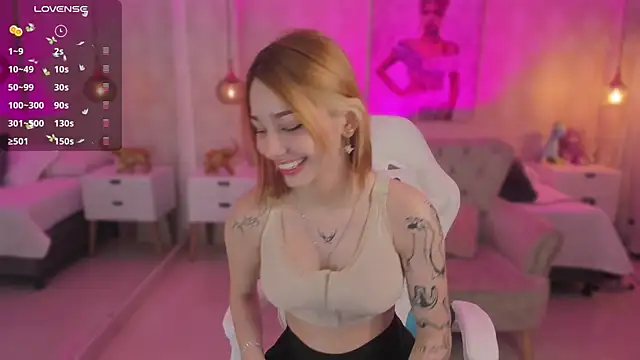 Snapshot of LITTLE-VIVI chatting on 02.17.25 LITTLE-VIVI online show from 02.17.25