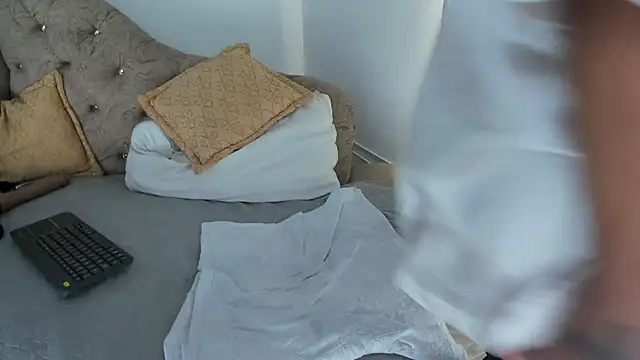 Naughty  Mom online show from 12.22.24