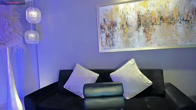 Snapshot of EveBensonX chatting on 02.12.25 EveBensonX online show from 02.12.25