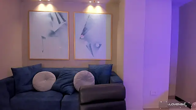 Snapshot of EveBensonX chatting on 03.01.25 EveBensonX online show from 03.01.25