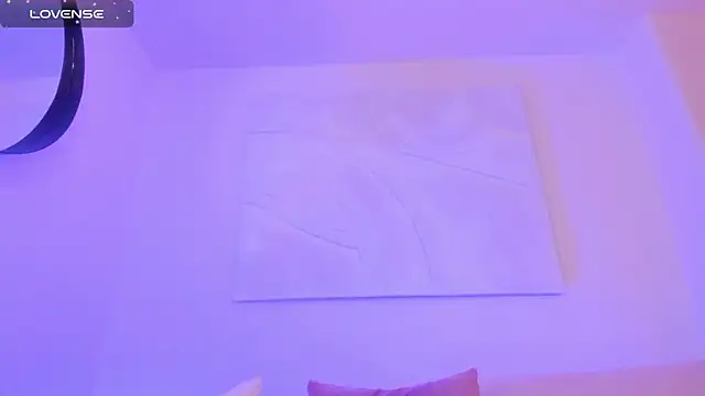 Snapshot of EveBensonX chatting on 03.15.25 EveBensonX online show from 03.15.25