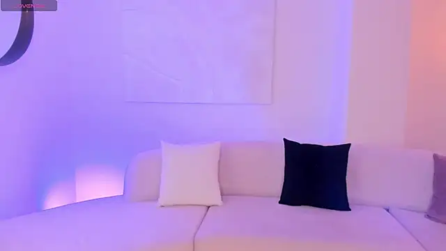 Snapshot of EveBensonX chatting on 03.16.25 EveBensonX online show from 03.16.25