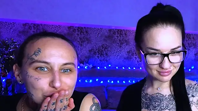 Snapshot of Cool_Freak_ chatting on 12.24.24 Cool Freak online show from 12.24.24