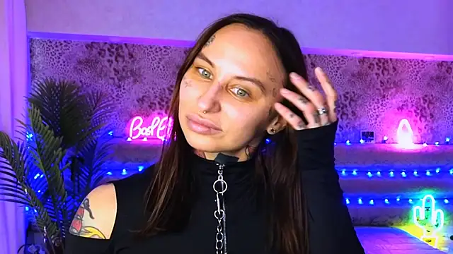 Snapshot of Cool_Freak_ chatting on 02.04.25 Cool Freak online show from 02.04.25