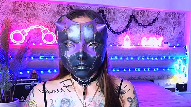 Snapshot of Cool_Freak_ chatting on 10.05.25 Cool Freak online show from 10.05.25