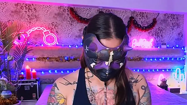 Snapshot of Cool_Freak_ chatting on 11.10.25 Cool Freak online show from 11.10.25