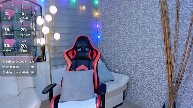 Snapshot of RenataReyes chatting on 01.09.25 RenataReyes online show from 01.09.25