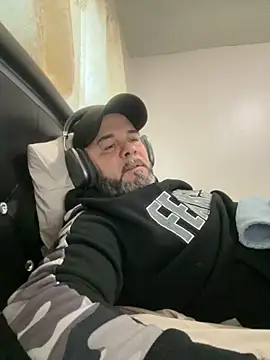 Snapshot of Cristian-Brayan chatting on 09.14.25 Cristian-Brayan online show from 09.14.25