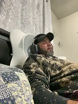 Cristian-Brayan online show from 10.31.25