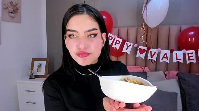 Alexa Thaylor  online show from 02.16.25