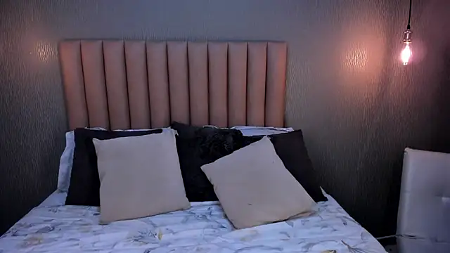 Alexa Thaylor  online show from 03.22.25