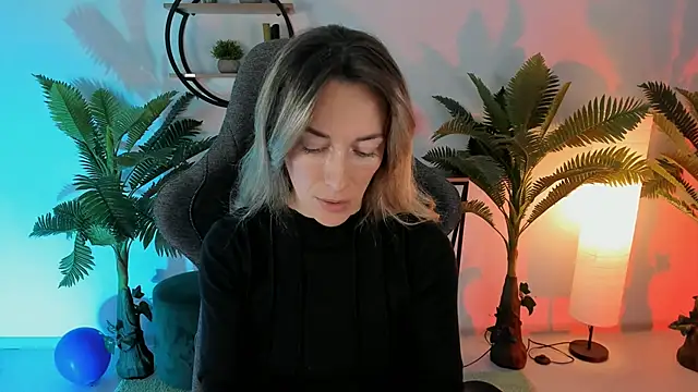 RebeccaMartinez online show from 12.10.24