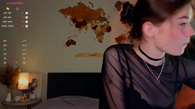 AuroraMari online show from 02.17.25