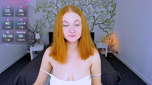 Snapshot of JeannieFox_ chatting on 12.06.24 JeannieFox online show from 12.06.24
