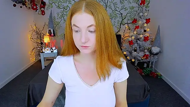 Snapshot of JeannieFox_ chatting on 12.17.24 JeannieFox online show from 12.17.24
