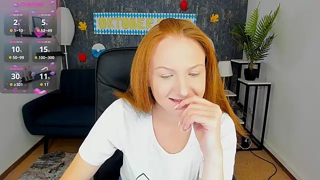 Snapshot of JeannieFox_ chatting on 09.15.25 JeannieFox online show from 09.15.25