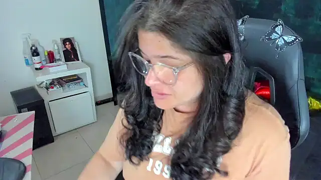 BellaFlaming online show from 01.06.25