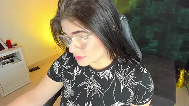 BellaFlaming online show from 01.28.25