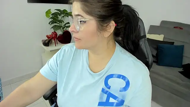 BellaFlaming online show from 02.15.25