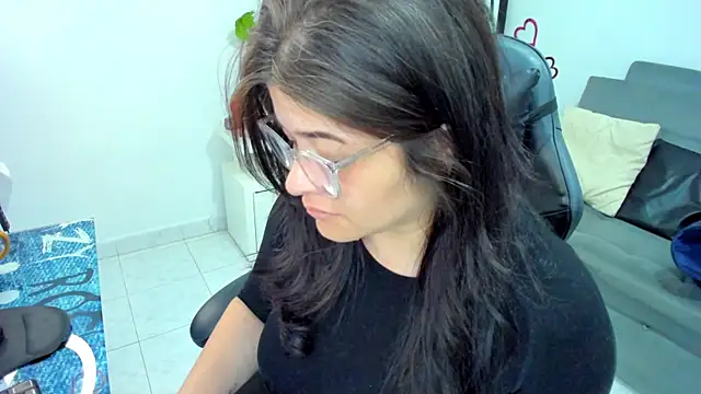 BellaFlaming online show from 02.28.25