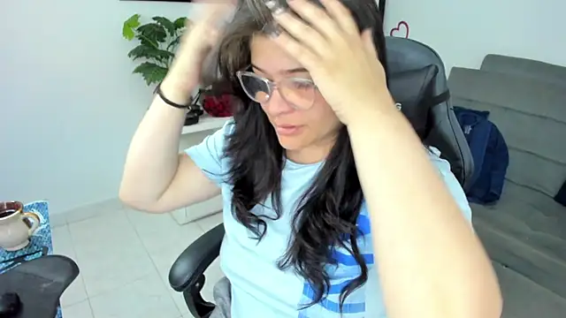 BellaFlaming online show from 03.04.25