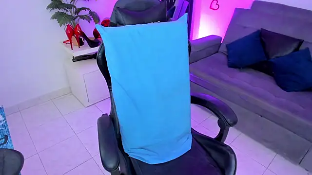 BellaFlaming online show from 03.21.25