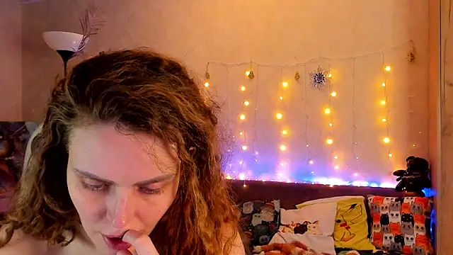 Snapshot of mia_grantes chatting on 12.24.24 mia grantes online show from 12.24.24