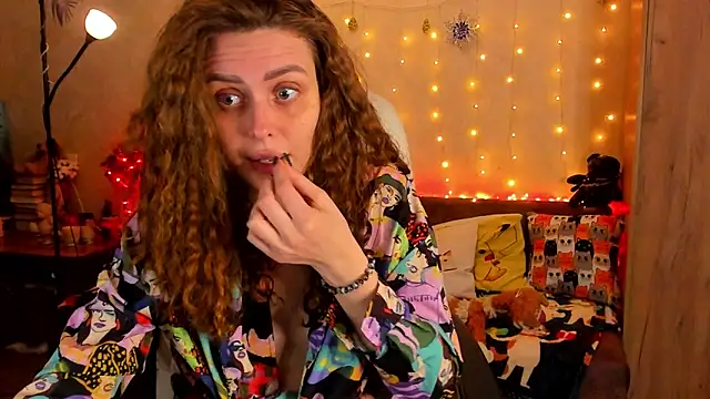 Snapshot of mia_grantes chatting on 12.26.24 mia grantes online show from 12.26.24