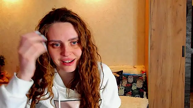Snapshot of mia_grantes chatting on 02.14.25 mia grantes online show from 02.14.25