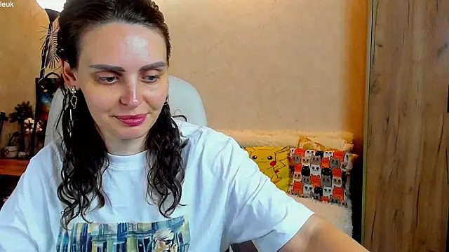 Snapshot of mia_grantes chatting on 10.05.25 mia grantes online show from 10.05.25