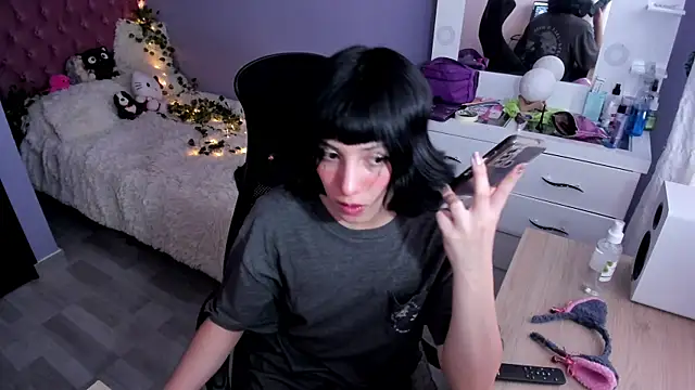 Snapshot of Room312_ chatting on 12.05.24 Room312 online show from 12.05.24