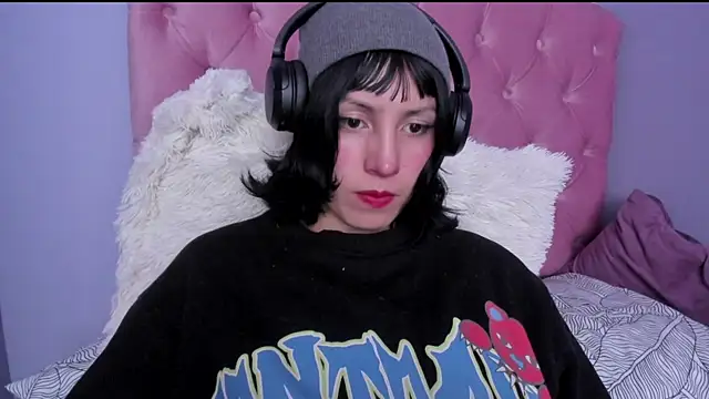 Snapshot of Room312_ chatting on 12.24.24 Room312 online show from 12.24.24