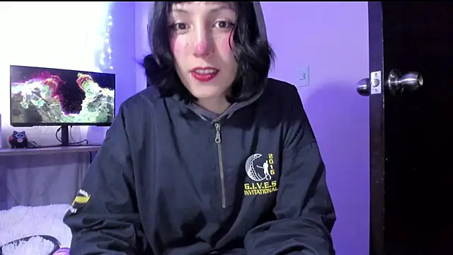 Snapshot of Room312_ chatting on 12.29.24 Room312 online show from 12.29.24