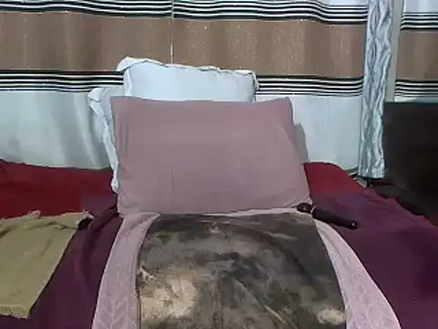 Snapshot of BustyyGoddess chatting on 12.23.24 BustyyGoddess online show from 12.23.24
