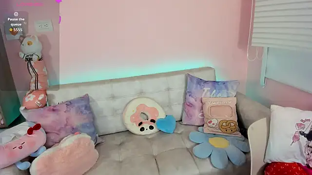 tinysara online show from 12.05.25