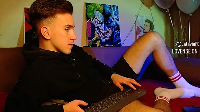 Snapshot of Midnighter_ chatting on 12.07.24 Midnighter  online show from 12.07.24