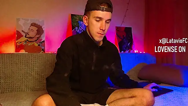 Snapshot of Midnighter_ chatting on 02.08.25 Midnighter  online show from 02.08.25