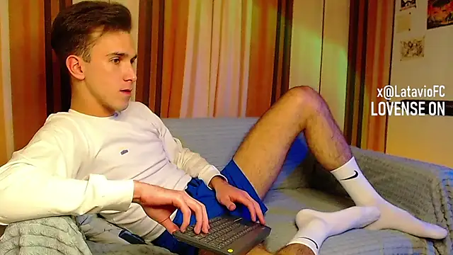 Snapshot of Midnighter_ chatting on 11.04.25 Midnighter  online show from 11.04.25