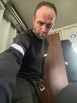 Snapshot of mustican422 chatting on 01.12.25 mustican422 online show from 01.12.25