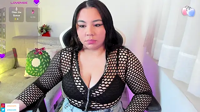 ambar-wells online show from 12.05.25