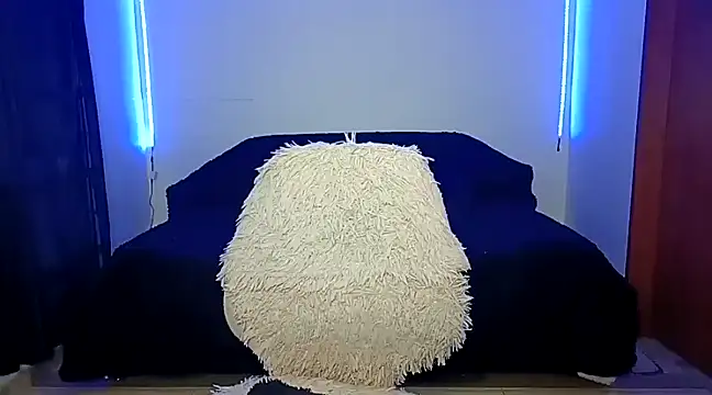 Snapshot of Lucy_kanne chatting on 01.19.25 Lucy kanne online show from 01.19.25