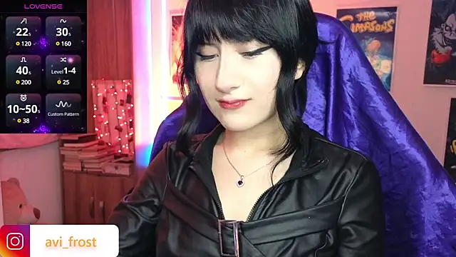 Snapshot of avi_frost chatting on 03.23.25 avi frost online show from 03.23.25