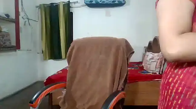 Snapshot of Cute_Mahi22 chatting on 03.18.25 Cute Mahi22 online show from 03.18.25