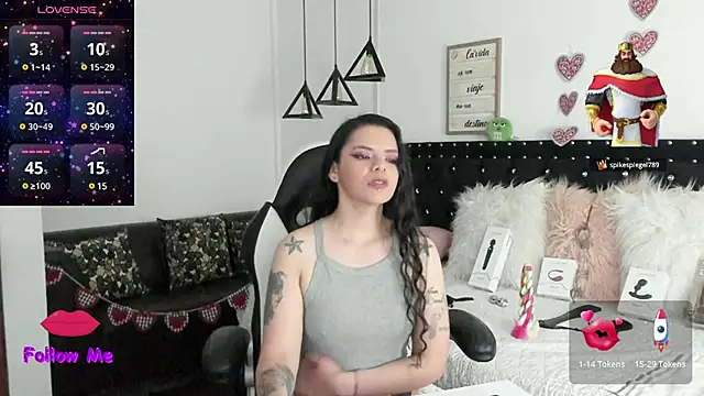 Snapshot of natasha_logan_ chatting on 02.15.25 natasha logan online show from 02.15.25