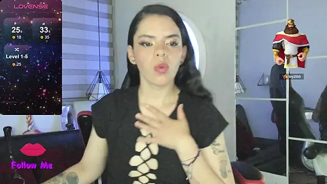 Snapshot of natasha_logan_ chatting on 10.14.25 natasha logan online show from 10.14.25
