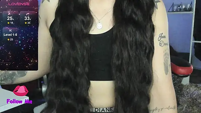Snapshot of natasha_logan_ chatting on 10.18.25 natasha logan online show from 10.18.25