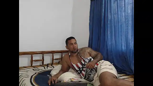 Snapshot of lover_1994 chatting on 03.17.25 lover 1994 online show from 03.17.25