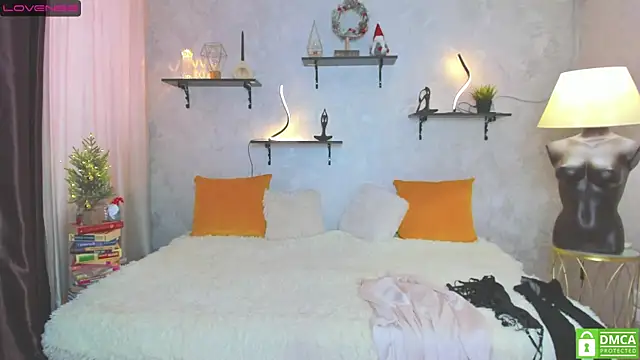 Snapshot of StripBianka chatting on 12.08.24 StripBianka online show from 12.08.24